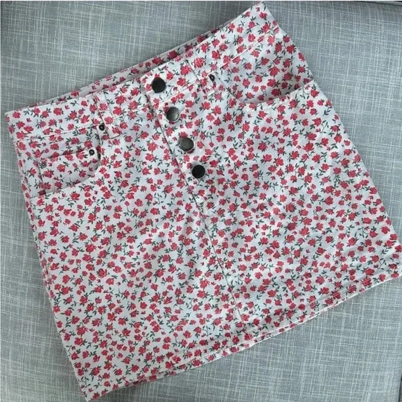 Billabong Cute As A Button Floral Mini Skirt - Picture 3 of 6